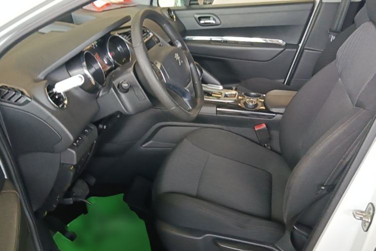 Used Peugeot 3008 2015 1.6THP Automatic Classic Edition Left Front Seat