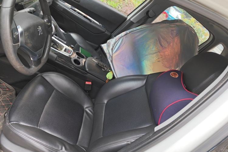 Used Peugeot 3008 2015 1.6THP Automatic Classic Edition Left Front Seat
