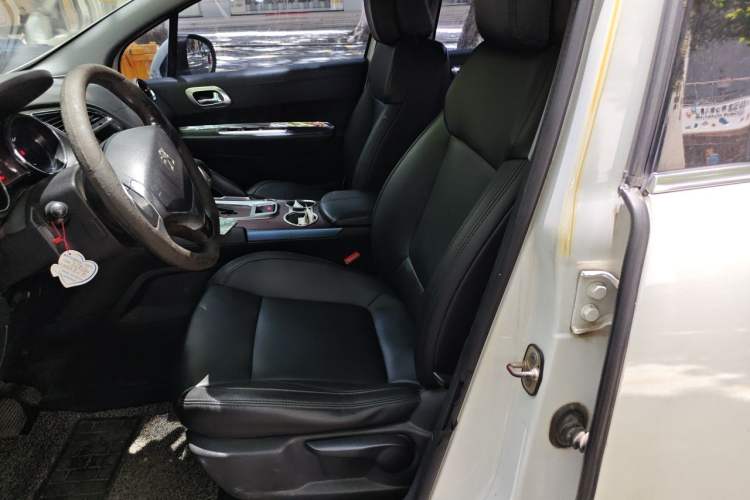 Used Peugeot 3008 2015 2.0L Automatic Classic Edition Left Front Seat