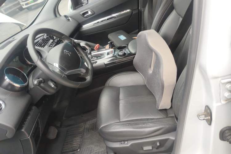 Used Peugeot 3008 2015 1.6THP Automatic Prestige Edition Left Front Seat