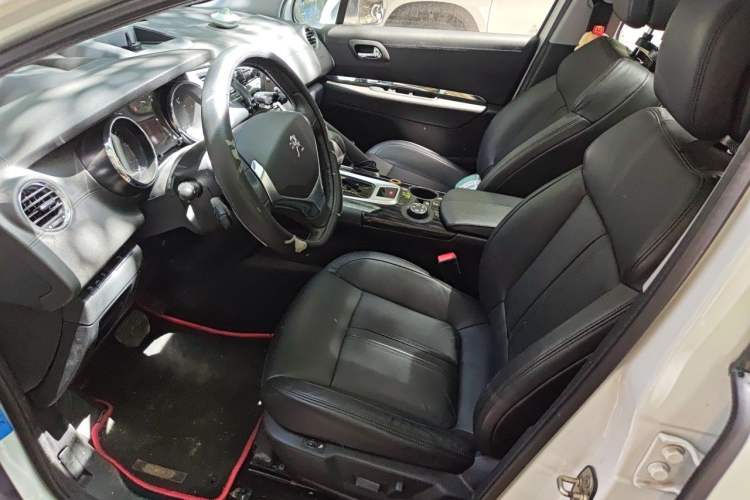 Used Peugeot 3008 2015 1.6THP Automatic Prestige Edition Left Front Seat