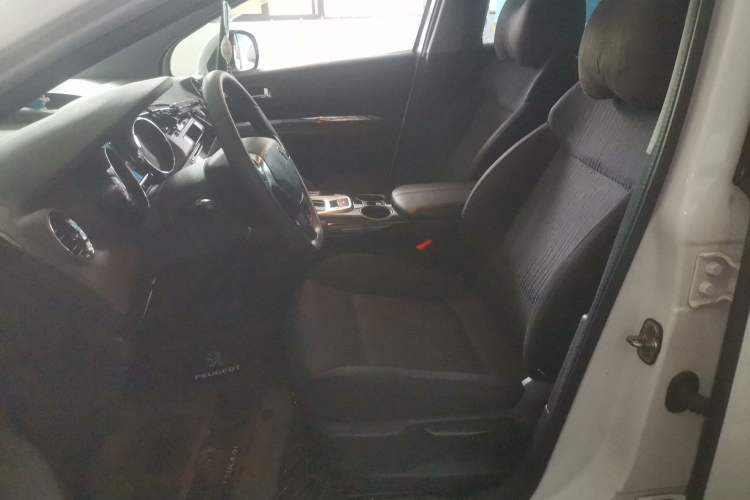 Used Peugeot 3008 2015 2.0L Automatic Classic Edition Left Front Seat