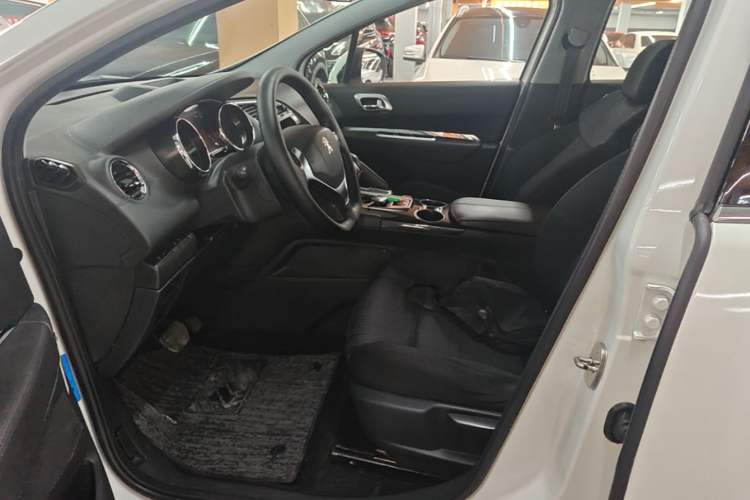 Used Peugeot 3008 2015 2.0L Automatic Classic Edition Left Front Seat