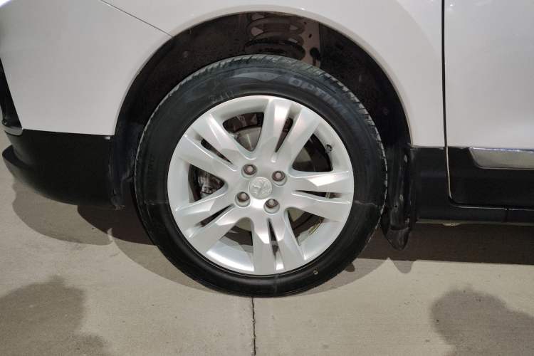Used Peugeot 3008 2015 2.0L Manual Classic Edition Left Front Wheel Hub