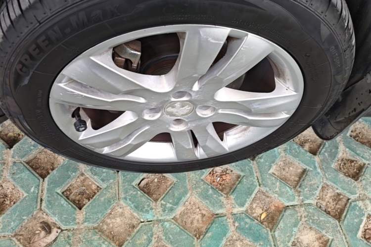 Used Peugeot 3008 2015 1.6THP Automatic Trend Edition Left Front Wheel Hub