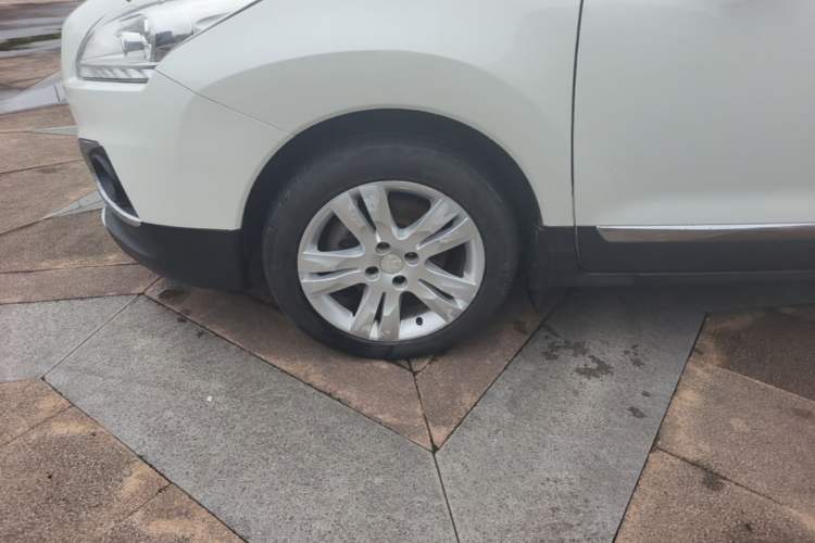 Used Peugeot 3008 2015 1.6THP Automatic Classic Edition Left Front Wheel Hub