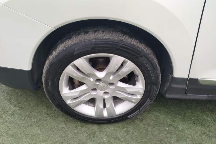 Used Peugeot 3008 2015 2.0L Automatic Classic Edition Left Front Wheel Hub