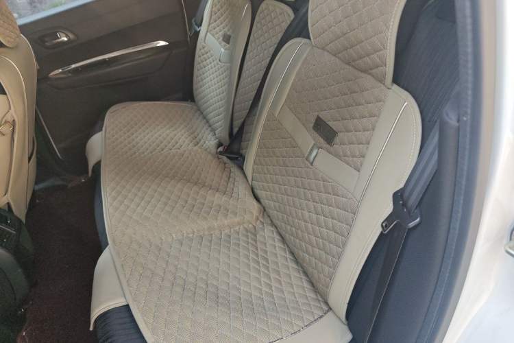 Used Peugeot 3008 2015 2.0L Automatic Classic Edition Left Rear Seat