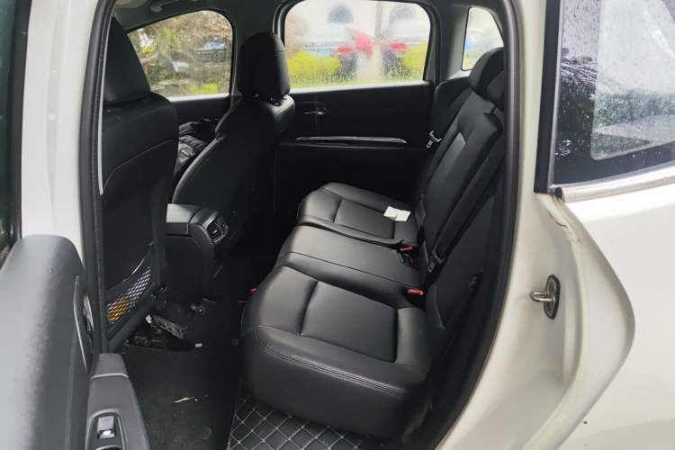 Used Peugeot 3008 2015 2.0L Automatic Classic Edition Left Rear Seat