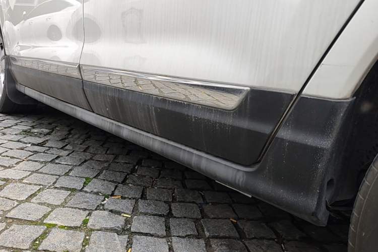 Used Peugeot 3008 2015 1.6THP Automatic Trend Edition Left Side Sill