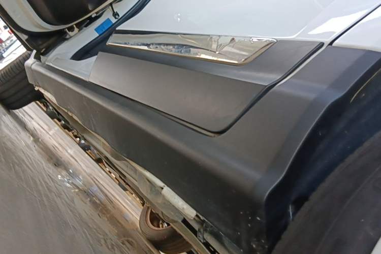 Used Peugeot 3008 2015 1.6THP Automatic Classic Edition Left Side Sill