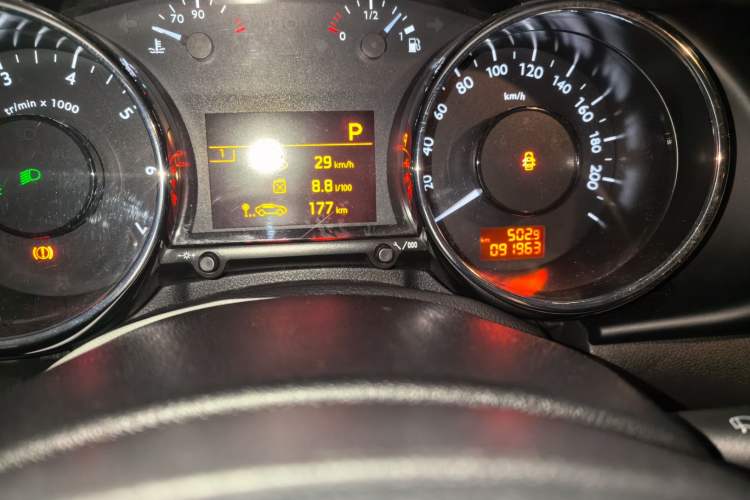Used Peugeot 3008 2015 1.6THP Automatic Prestige Edition Odometer Close Up