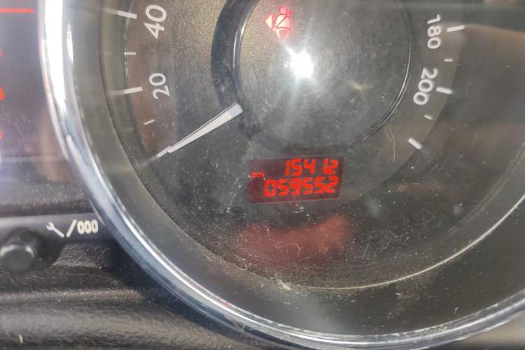Used Peugeot 3008 2015 1.6THP Automatic Prestige Edition Odometer Close Up