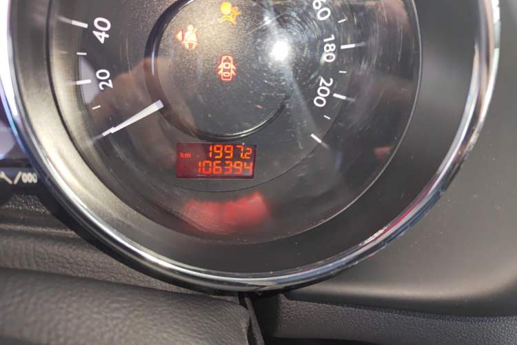 Used Peugeot 3008 2015 1.6THP Automatic Classic Edition Odometer Close Up