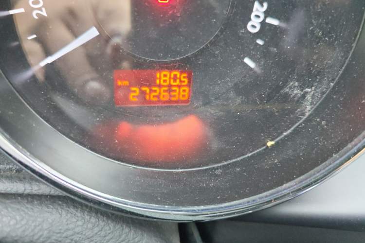 Used Peugeot 3008 2015 1.6THP Automatic Prestige Edition Odometer Close Up