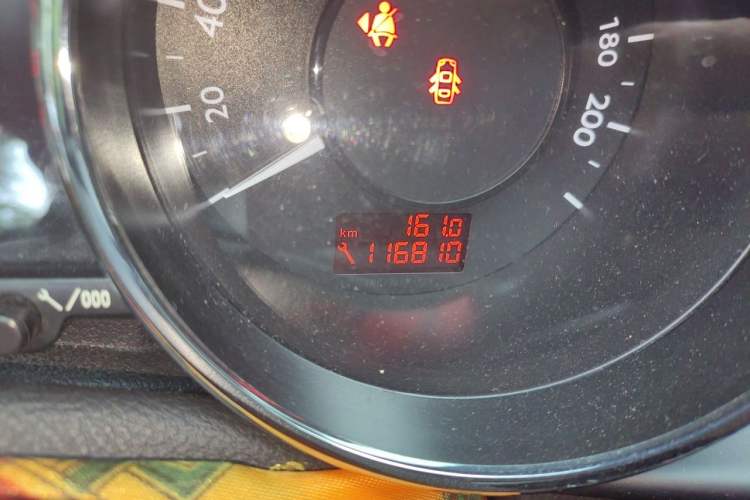 Used Peugeot 3008 2015 2.0L Automatic Classic Edition Odometer Close Up