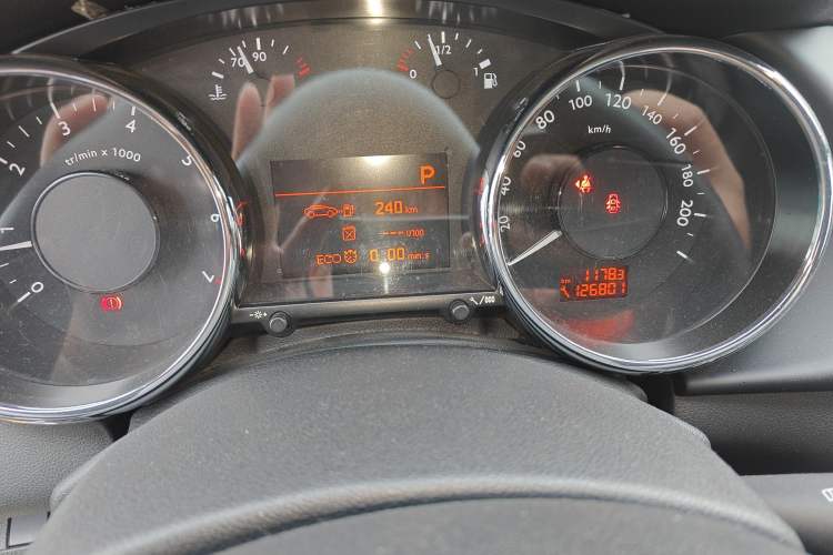 Used Peugeot 3008 2015 1.6THP Automatic Classic Edition Odometer Close Up