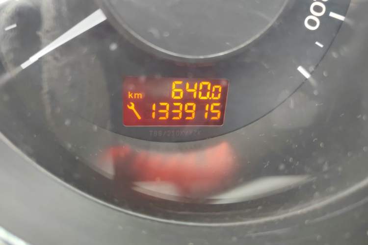 Used Peugeot 3008 2015 1.6THP Automatic Trend Edition Odometer Close Up