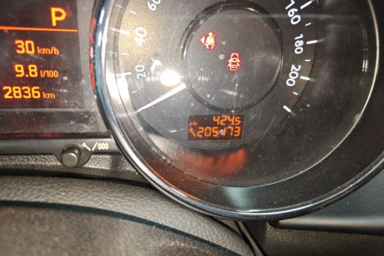 Used Peugeot 3008 2015 2.0L Automatic Trend Edition Odometer Close Up