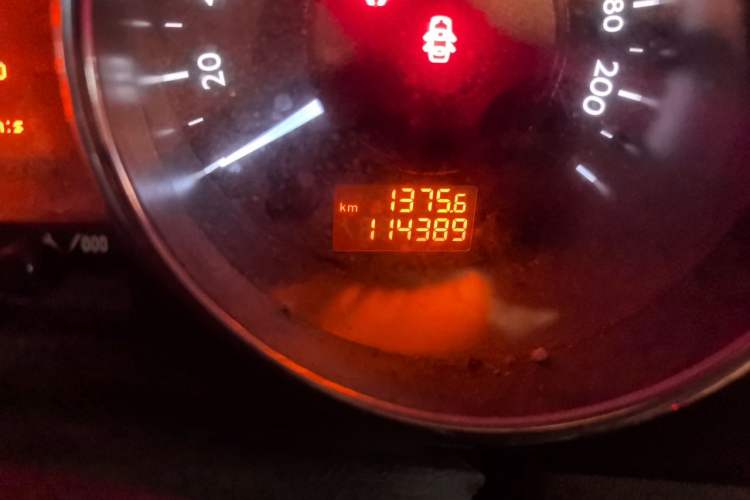 Used Peugeot 3008 2015 1.6THP Automatic Prestige Edition Odometer Close Up