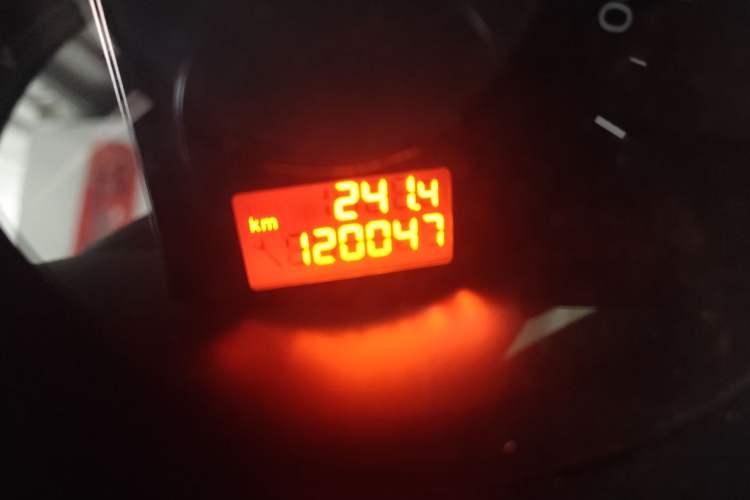 Used Peugeot 3008 2015 1.6THP Automatic Prestige Edition Odometer Close Up
