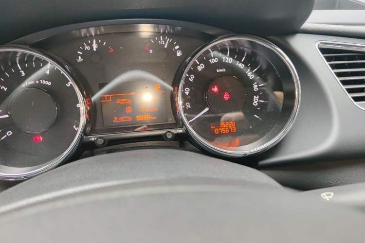 Used Peugeot 3008 2015 1.6THP Automatic Trend Edition Odometer Close Up