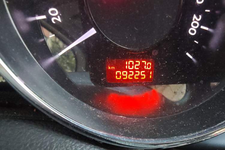 Used Peugeot 3008 2015 1.6THP Automatic Trend Edition Odometer Close Up
