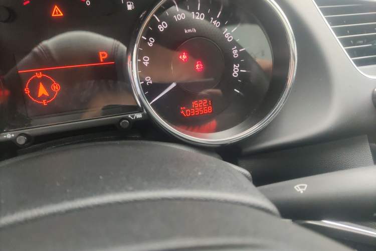 Used Peugeot 3008 2015 1.6THP Automatic Prestige Edition Odometer Close Up