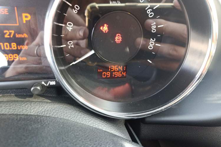 Used Peugeot 3008 2015 2.0L Automatic Trend Edition Odometer Close Up