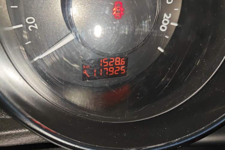 Used Peugeot 3008 2015 1.6THP Automatic Prestige Edition Odometer Close Up