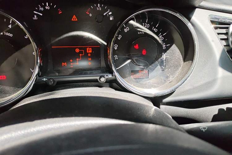 Used Peugeot 3008 2015 1.6THP Automatic Prestige Edition Odometer Close Up