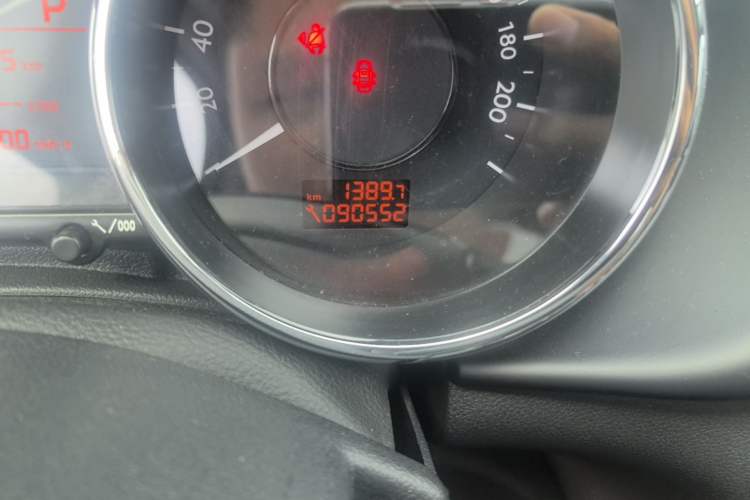 Used Peugeot 3008 2015 1.6THP Automatic Prestige Edition Odometer Close Up