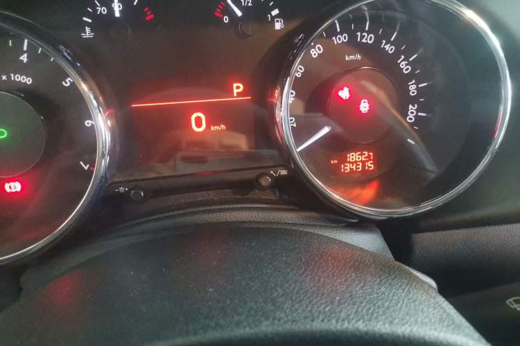 Used Peugeot 3008 2015 2.0L Automatic Classic Edition Odometer Close Up