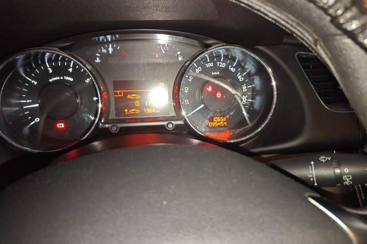 Used Peugeot 3008 2015 2.0L Automatic Classic Edition Odometer Close Up