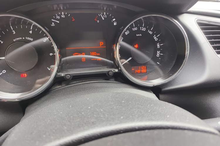 Used Peugeot 3008 2015 2.0L Automatic Classic Edition Odometer Close Up
