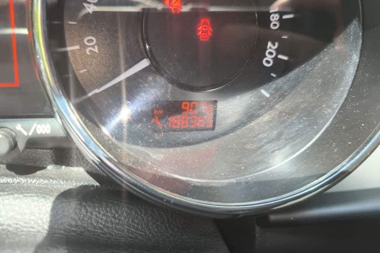 Used Peugeot 3008 2015 1.6THP Automatic Classic Edition Odometer Close Up