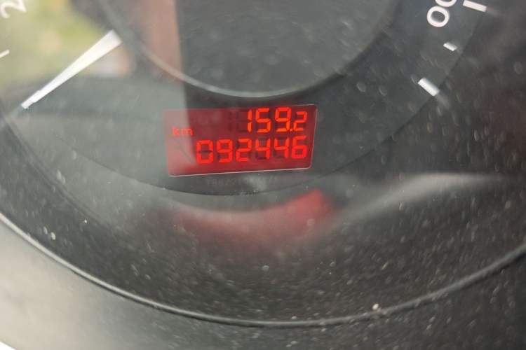Used Peugeot 3008 2015 2.0L Automatic Trend Edition Odometer Close Up