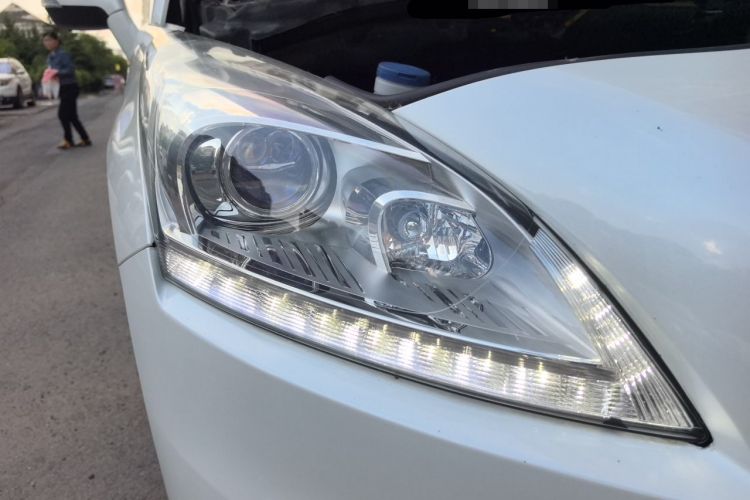 Used Peugeot 3008 2015 1.6THP Automatic Trend Edition Right Front Headlight