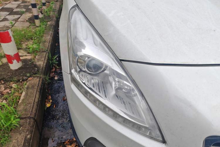 Used Peugeot 3008 2015 2.0L Automatic Classic Edition Right Front Headlight
