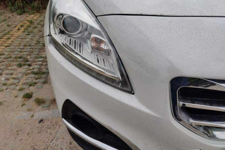 Used Peugeot 3008 2015 2.0L Automatic Classic Edition Right Front Headlight