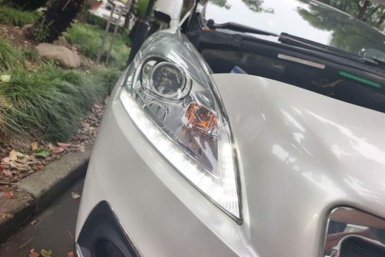 Used Peugeot 3008 2015 2.0L Automatic Classic Edition Right Front Headlight