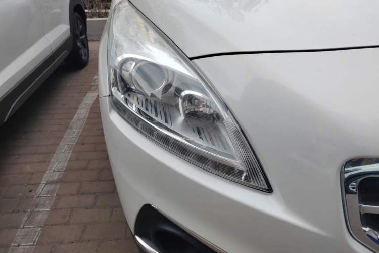 Used Peugeot 3008 2015 1.6THP Automatic Trend Edition Right Front Headlight