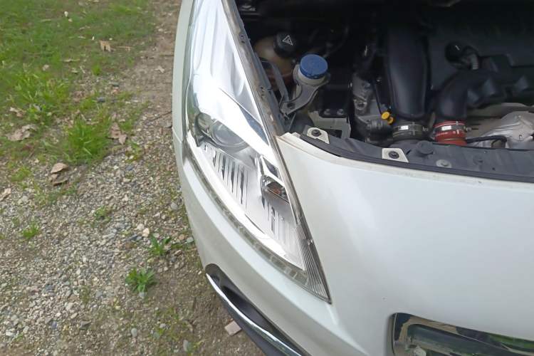 Used Peugeot 3008 2015 1.6THP Automatic Trend Edition Right Front Headlight