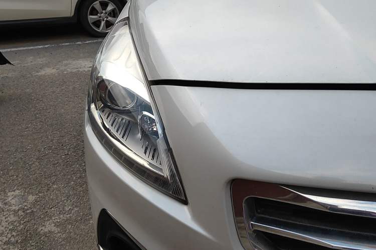 Used Peugeot 3008 2015 2.0L Automatic Trend Edition Right Front Headlight