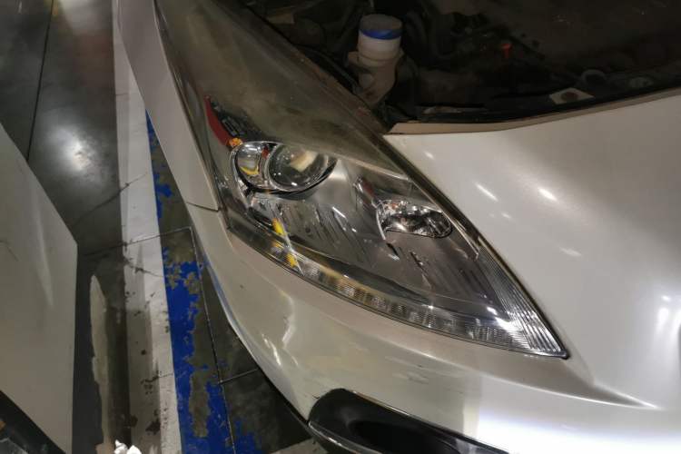 Used Peugeot 3008 2015 2.0L Automatic Trend Edition Right Front Headlight