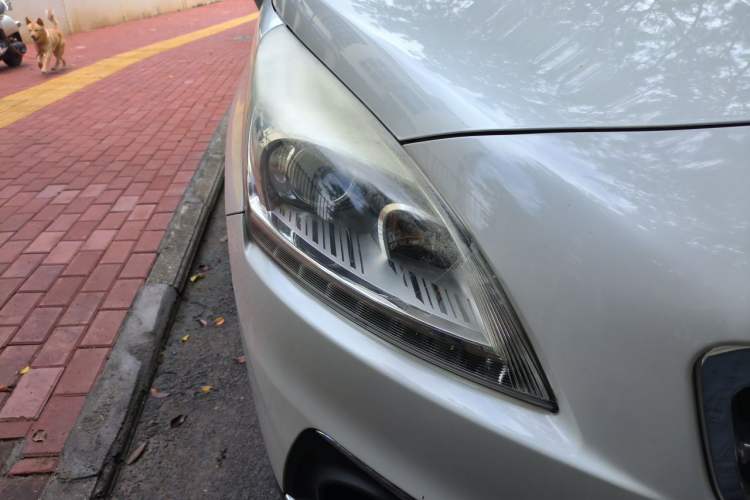Used Peugeot 3008 2015 1.6THP Automatic Classic Edition Right Front Headlight