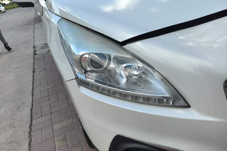 Used Peugeot 3008 2015 1.6THP Roland Garros Edition Right Front Headlight