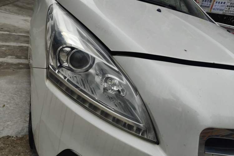 Used Peugeot 3008 2015 1.6THP Automatic Classic Edition Right Front Headlight