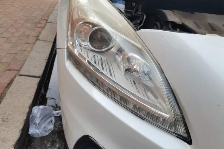 Used Peugeot 3008 2015 2.0L Automatic Classic Edition Right Front Headlight