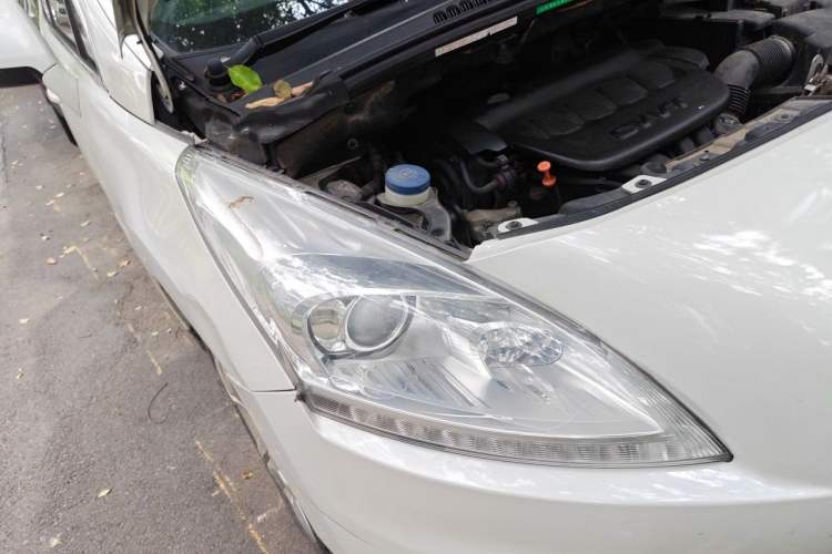 Used Peugeot 3008 2015 2.0L Automatic Trend Edition Right Front Headlight